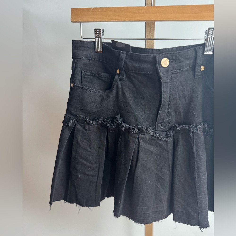 BlankNYC Sz 30 Fray Black Denim Pleated Mini Skirt - Picture 3 of 7
